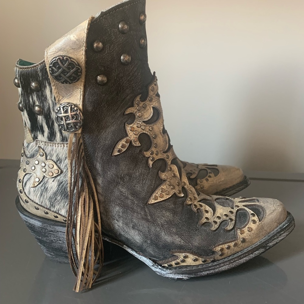 Women’s Corral booties, size 7